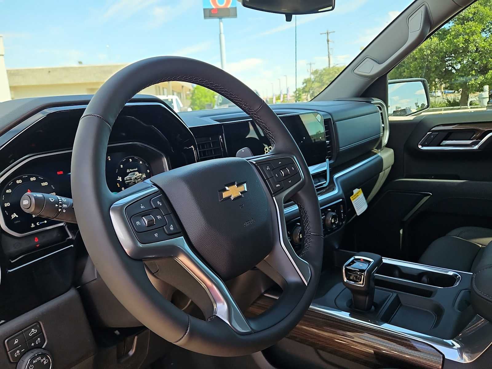 2026 Chevrolet Silverado 1500 LT - Photo 10