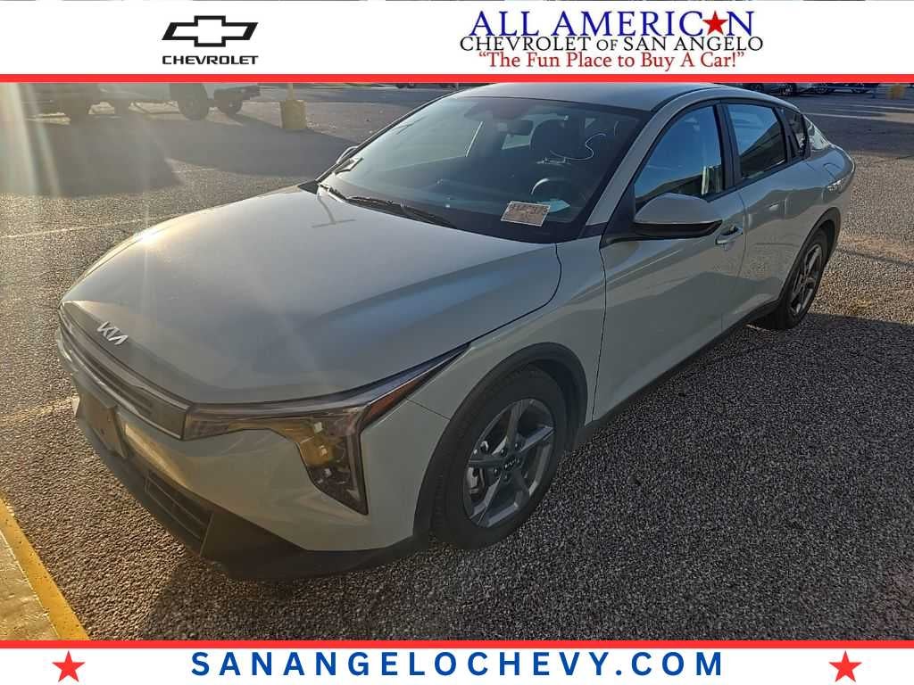 2025 Kia K4 LXS