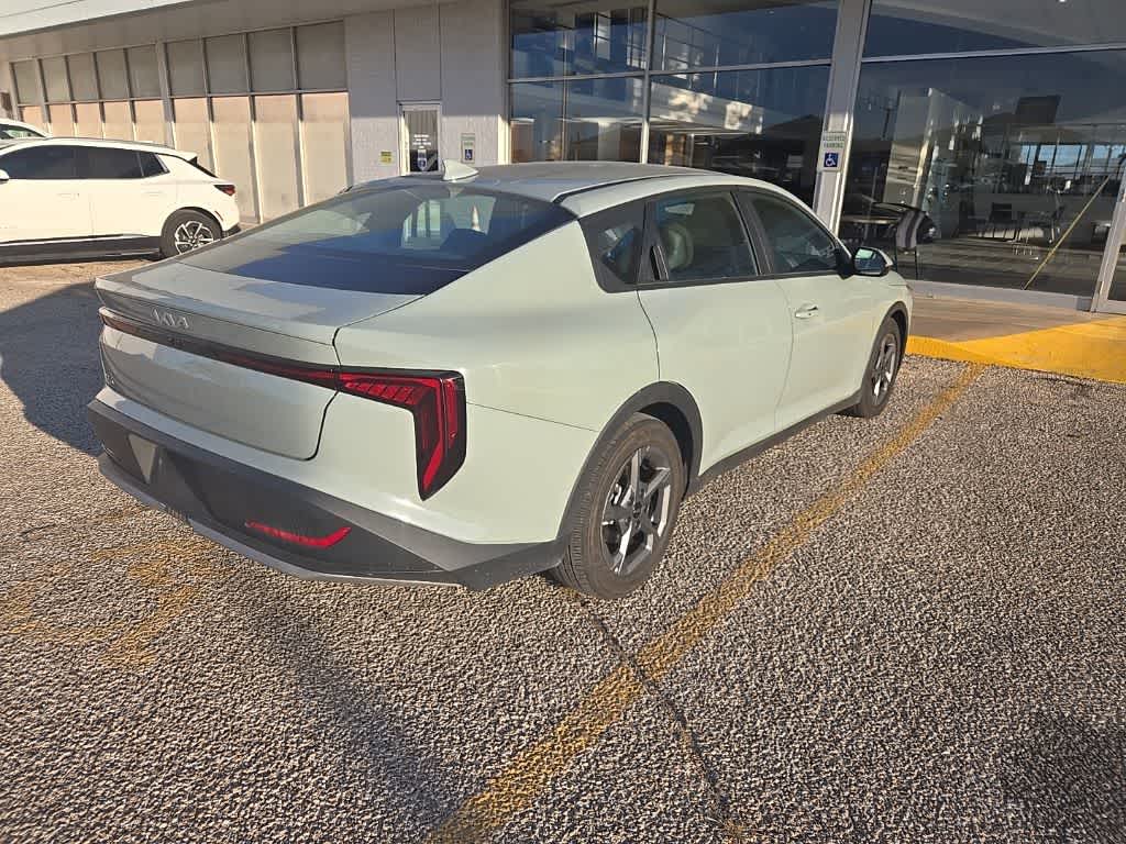 2025 Kia K4 LXS