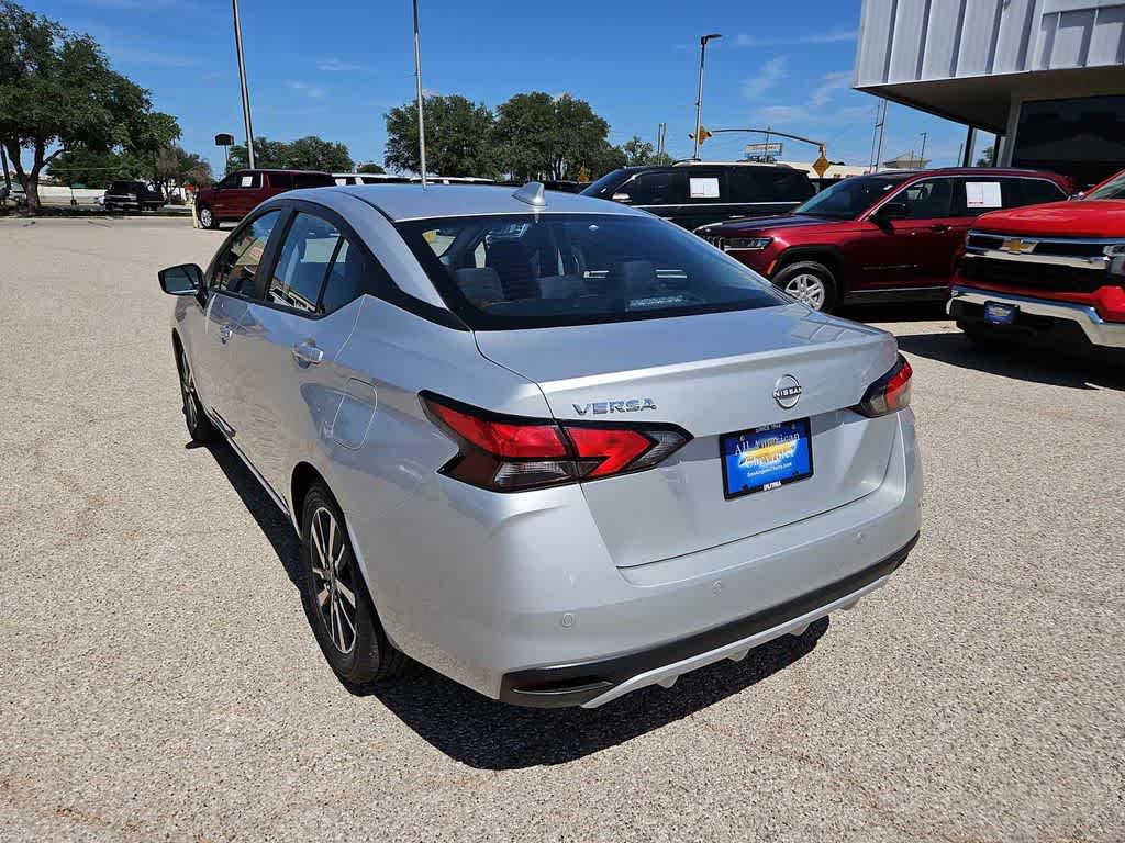 2025 Nissan Versa SV