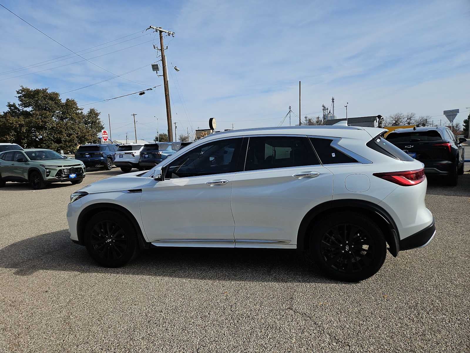 2023 INFINITI QX50 LUXE