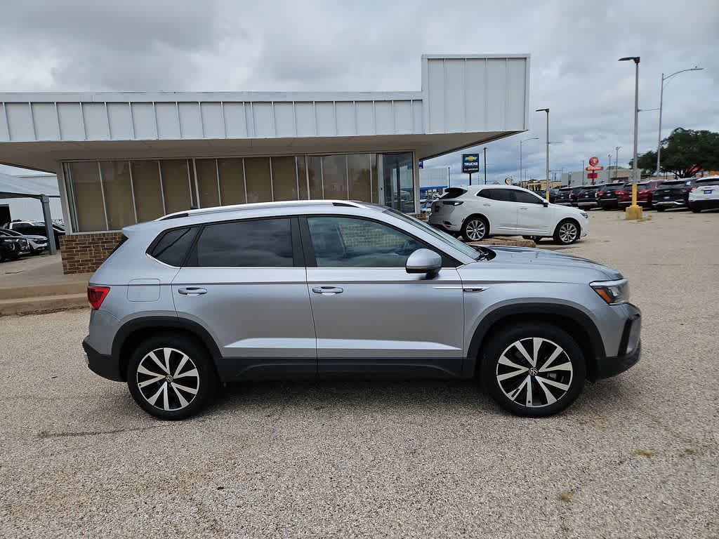 2024 Volkswagen Taos SE