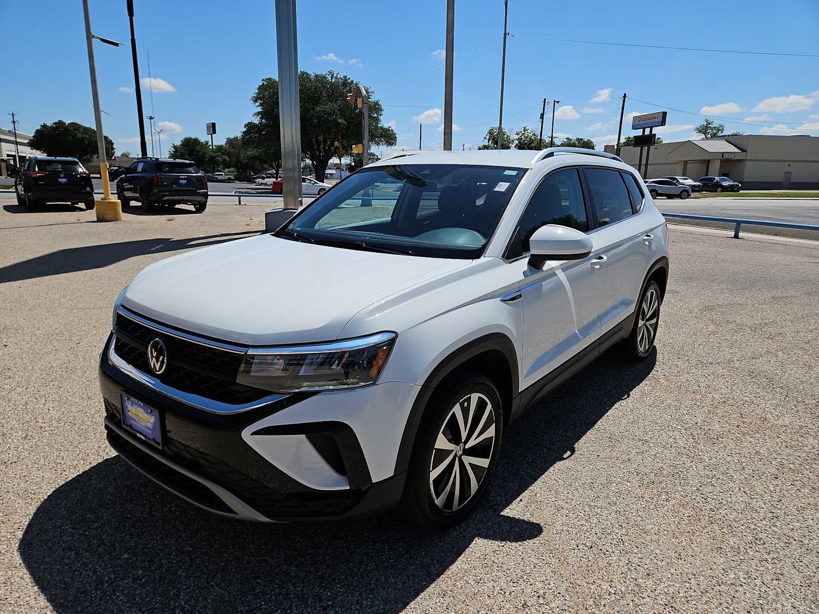 2024 Volkswagen Taos SE