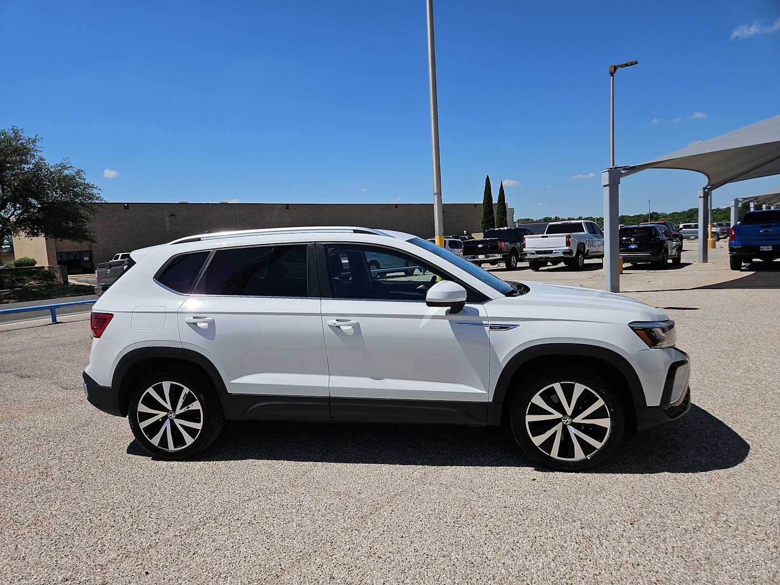 2024 Volkswagen Taos SE