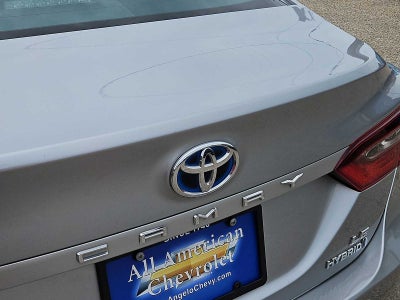 2022 Toyota Camry Hybrid LE