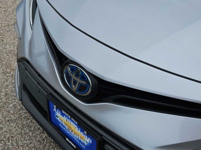 2022 Toyota Camry Hybrid LE
