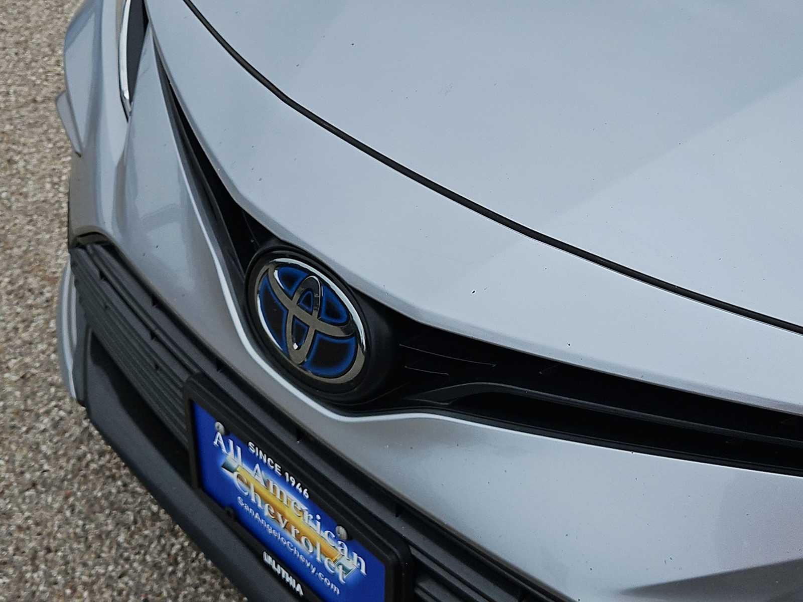 2022 Toyota Camry Hybrid LE