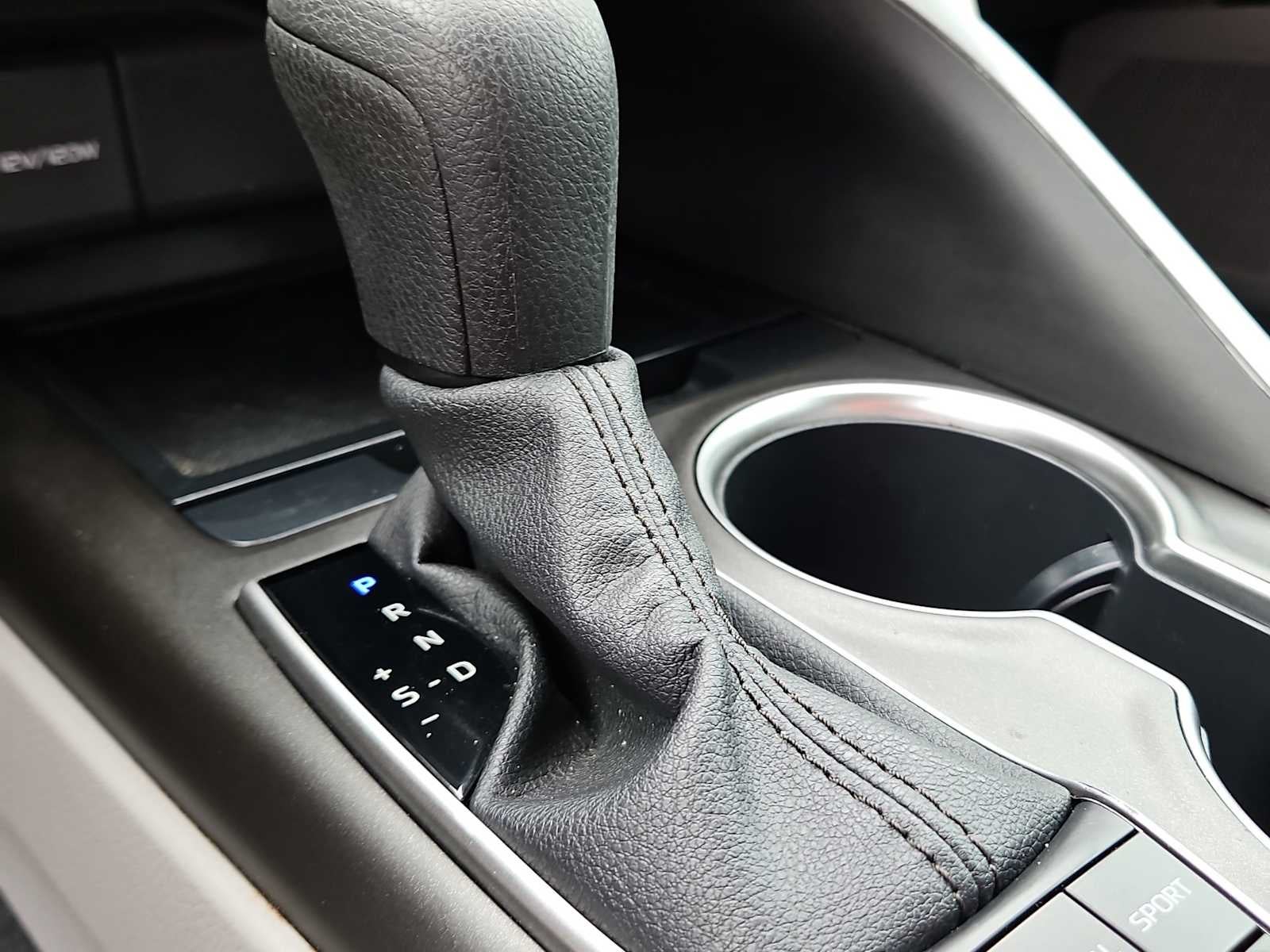 2022 Toyota Camry Hybrid LE