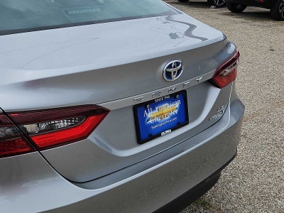 2022 Toyota Camry Hybrid LE