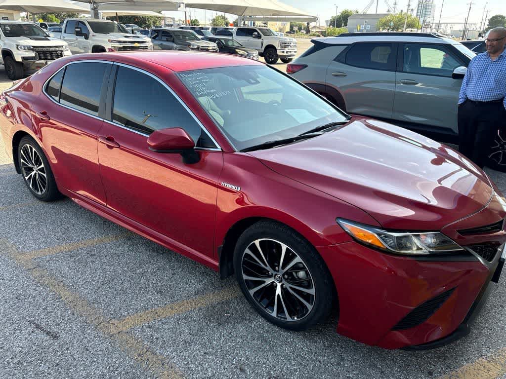 2020 Toyota Camry Hybrid SE