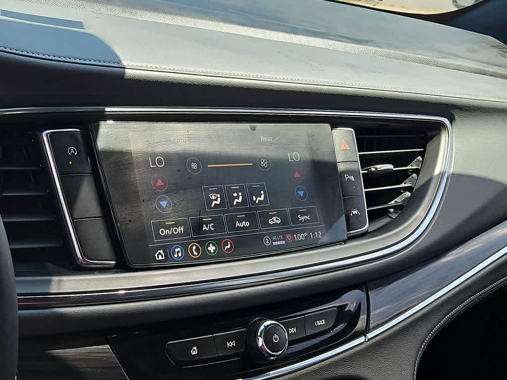 2024 Buick Enclave Essence