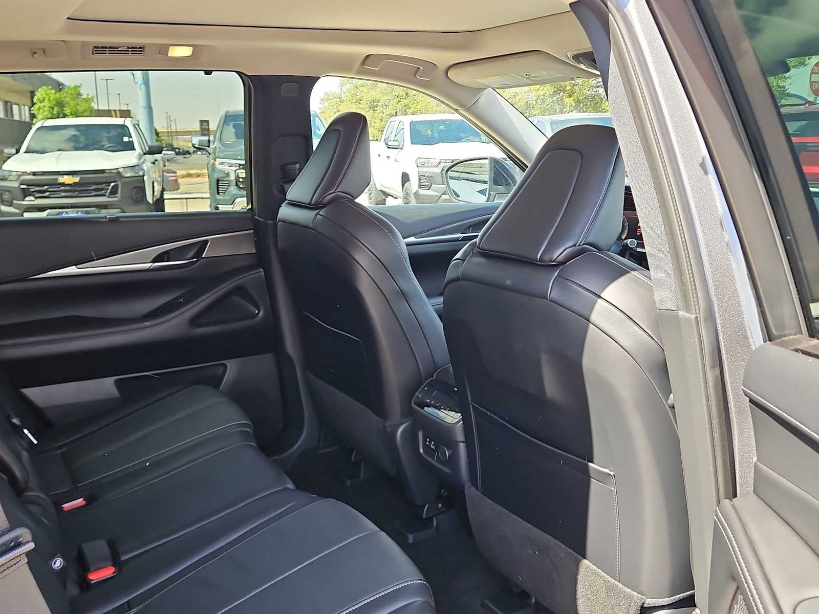 2023 INFINITI QX60 LUXE