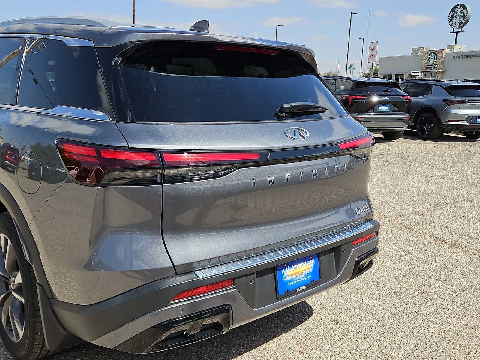 2023 INFINITI QX60 LUXE