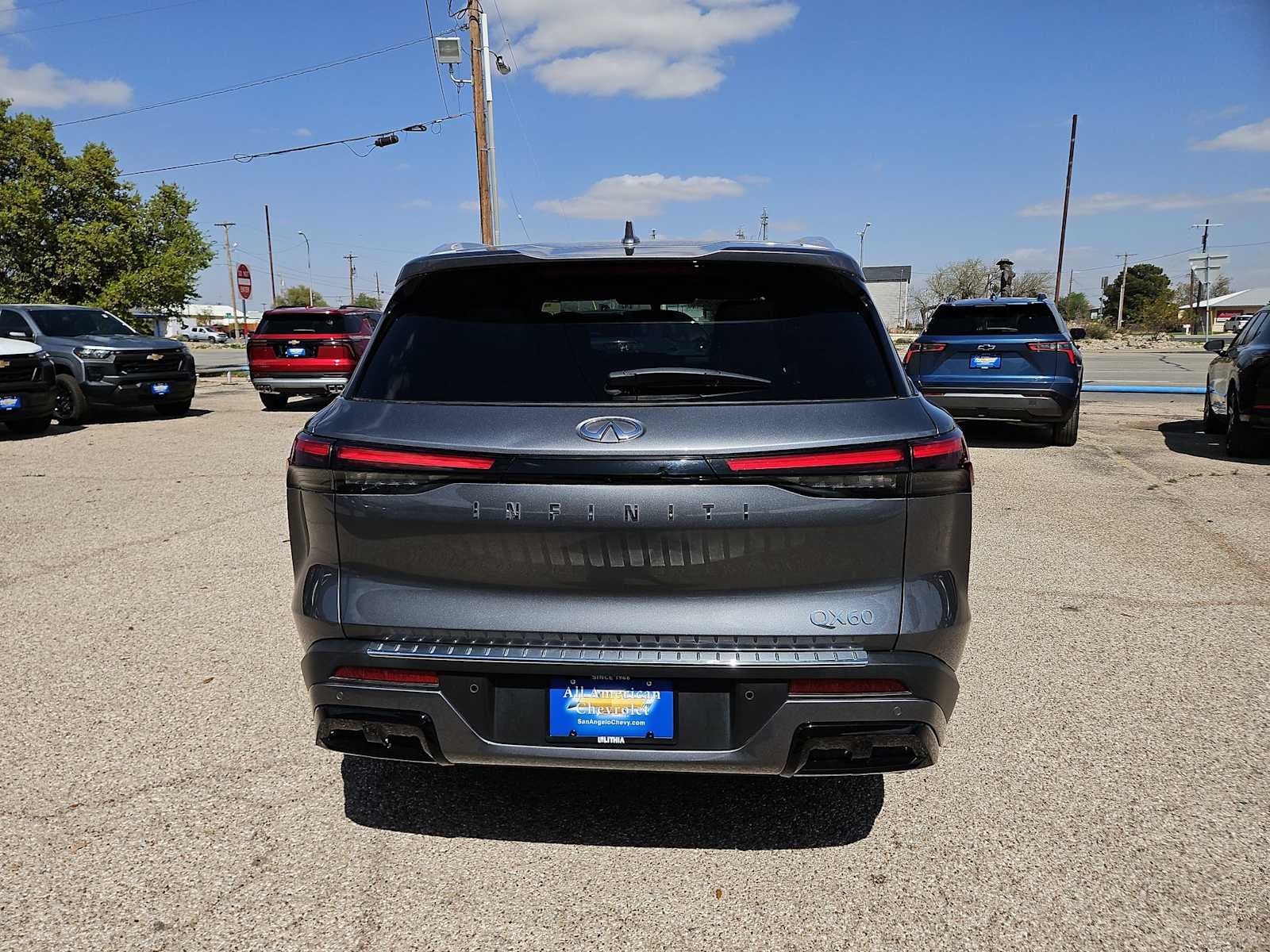 2023 INFINITI QX60 LUXE