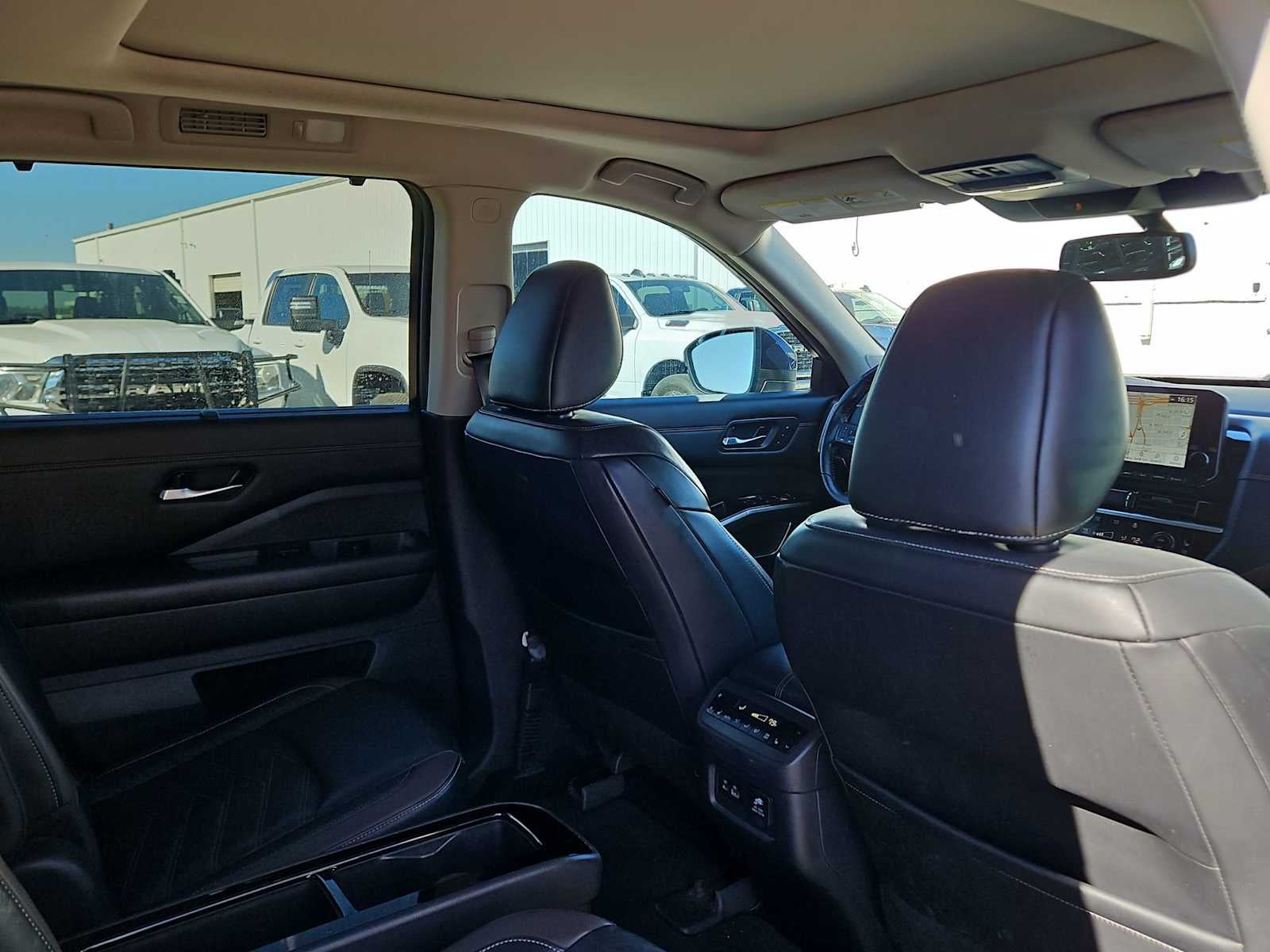 2022 Nissan Pathfinder Platinum