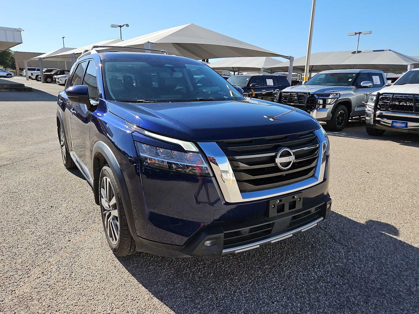 2022 Nissan Pathfinder Platinum