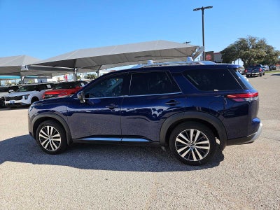 2022 Nissan Pathfinder Platinum