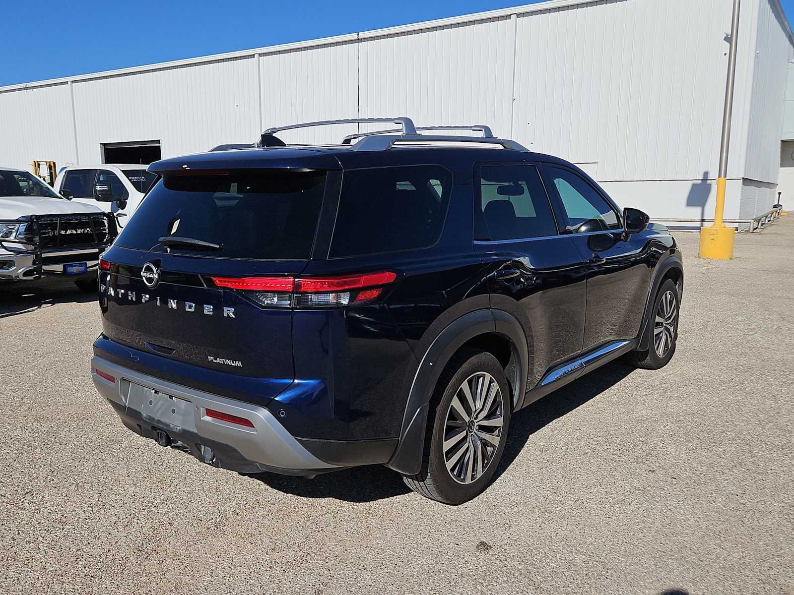 2022 Nissan Pathfinder Platinum