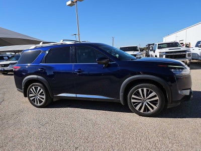 2022 Nissan Pathfinder Platinum