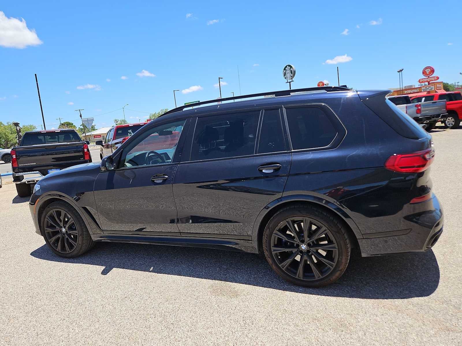 2022 BMW X7 M50i