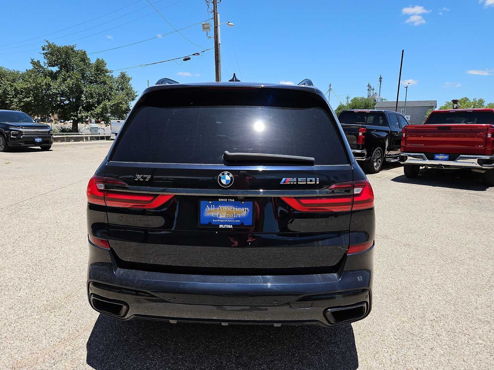 2022 BMW X7 M50i