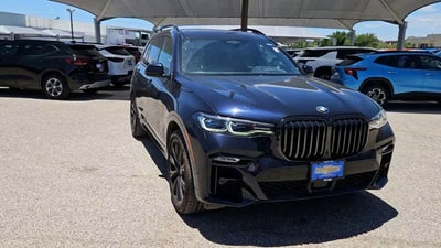 2022 BMW X7 M50i
