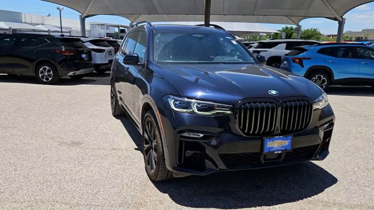 2022 BMW X7 M50i