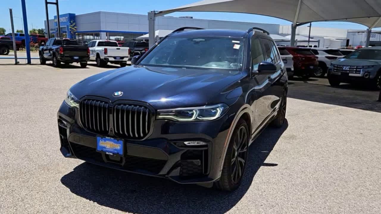 2022 BMW X7 M50i
