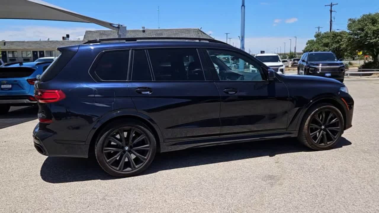 2022 BMW X7 M50i
