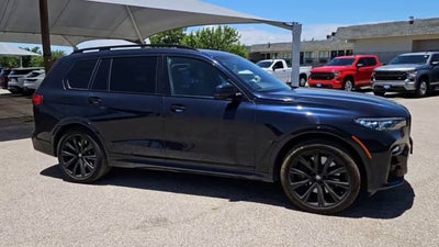 2022 BMW X7 M50i