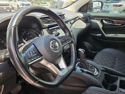 2022 Nissan Rogue Sport SV