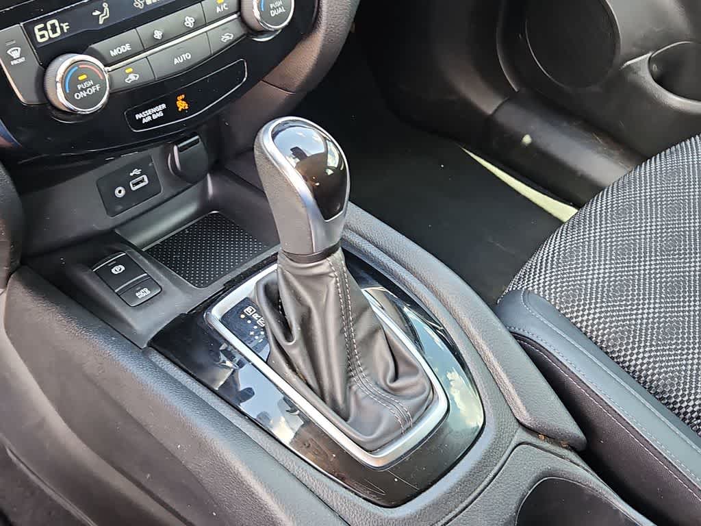 2022 Nissan Rogue Sport SV