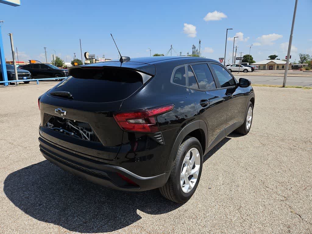 2026 Chevrolet Trax LS - Photo 8