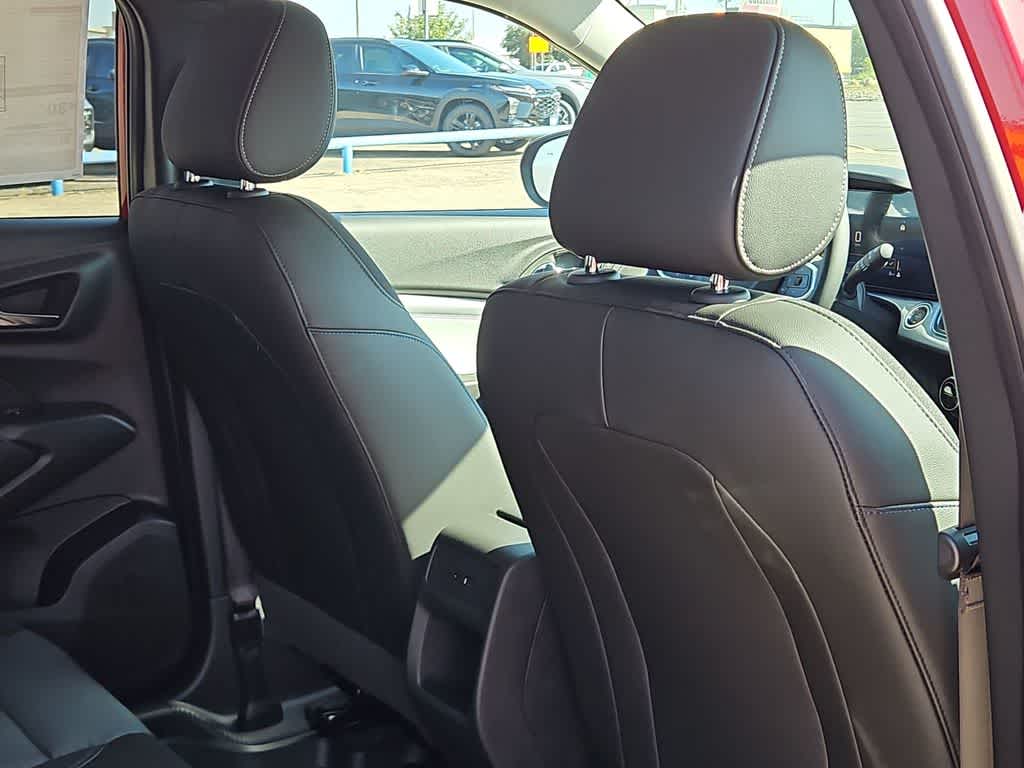 2026 Chevrolet Trax LT - Photo 17