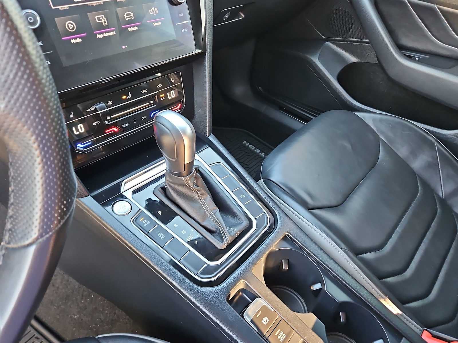 2022 Volkswagen Arteon SEL R-Line